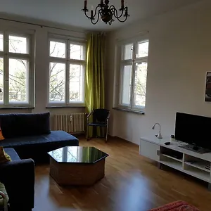 frankfurter-tor.find-berlin-hotels.com/